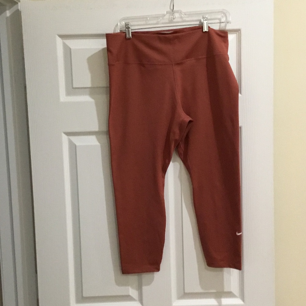 Women’s Nike dry fit leggings sz XL excellent condition worn once